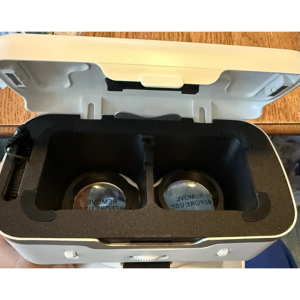 Hamilton Buhl‎ Virtual Reality Glasses and Remote Control, White/ Black NIB